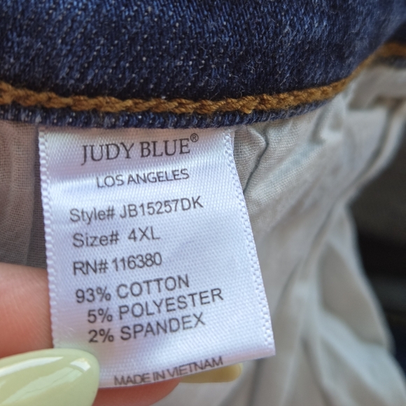 Judy Blue High-Waist Raw Hem Denim Shorts 4x - Picture 6 of 6